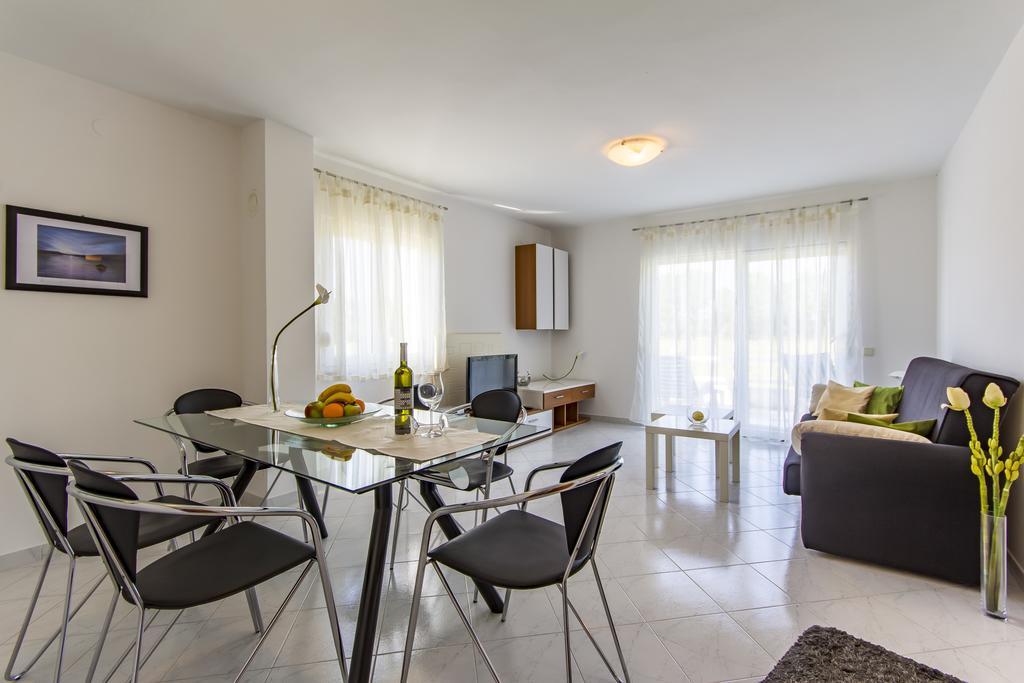 Apartments Alba 파자나 외부 사진