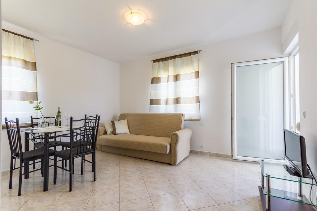 Apartments Alba 파자나 외부 사진